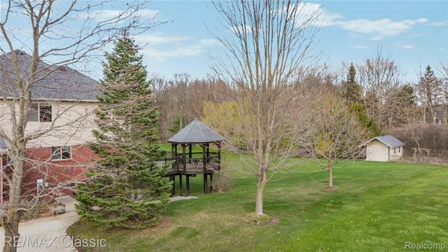 4930 Menominee Lane, Village Of Clarkston, MI 48348