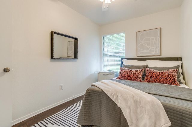 2215 5th Avenue, Fort Worth, TX 76110