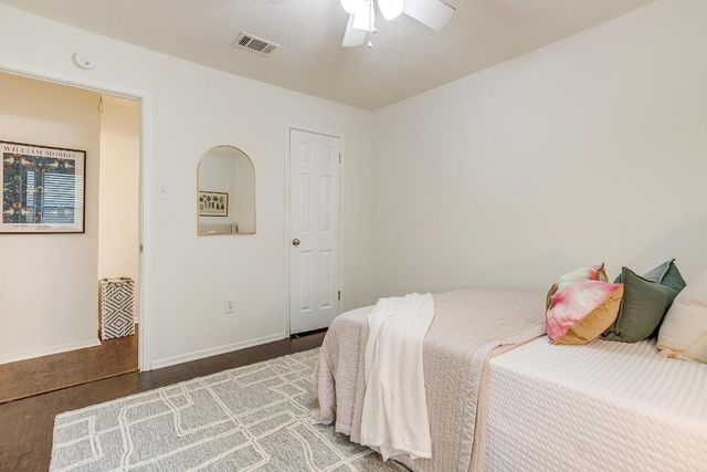 2215 5th Avenue, Fort Worth, TX 76110