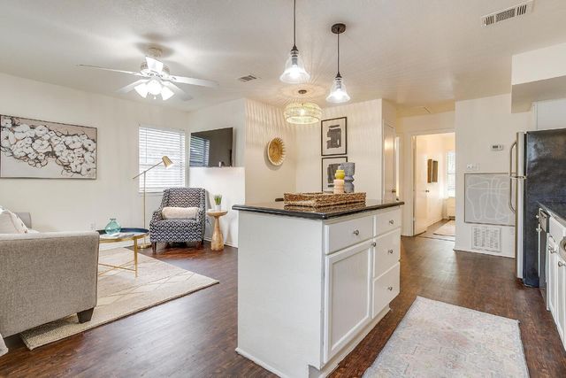 2215 5th Avenue, Fort Worth, TX 76110