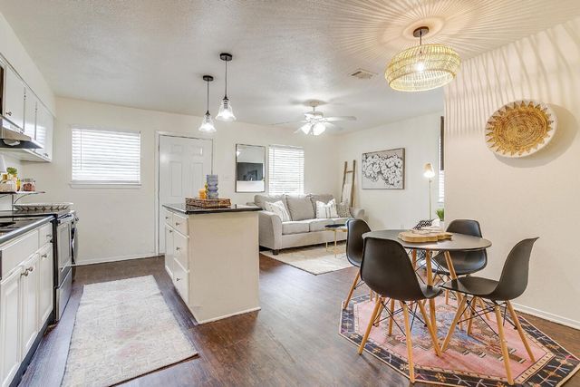 2215 5th Avenue, Fort Worth, TX 76110