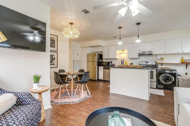 2215 5th Avenue, Fort Worth, TX 76110