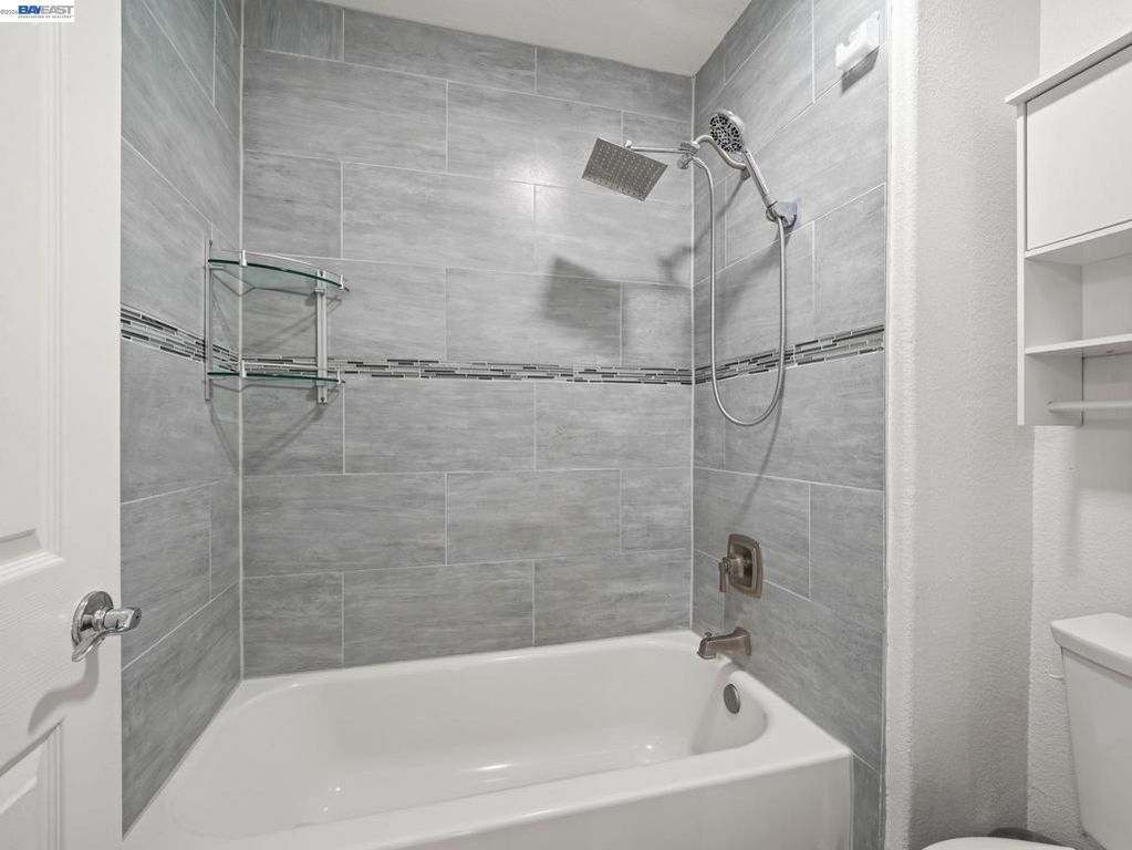 Image 23 of property listing at 4907 Winterbrook Ave, Dublin, CA 94568