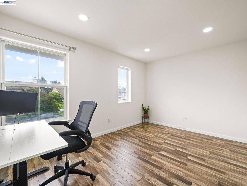 Image 25 of property listing at 4907 Winterbrook Ave, Dublin, CA 94568