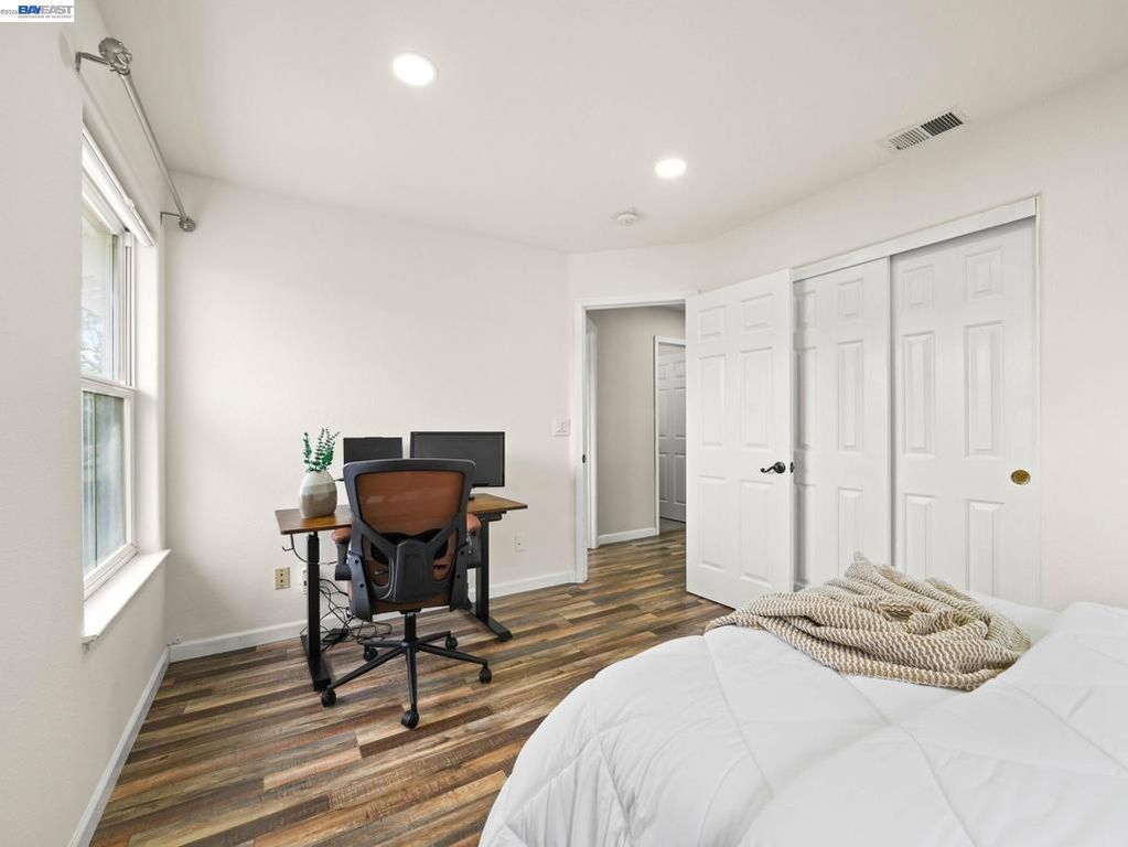 Image 27 of property listing at 4907 Winterbrook Ave, Dublin, CA 94568