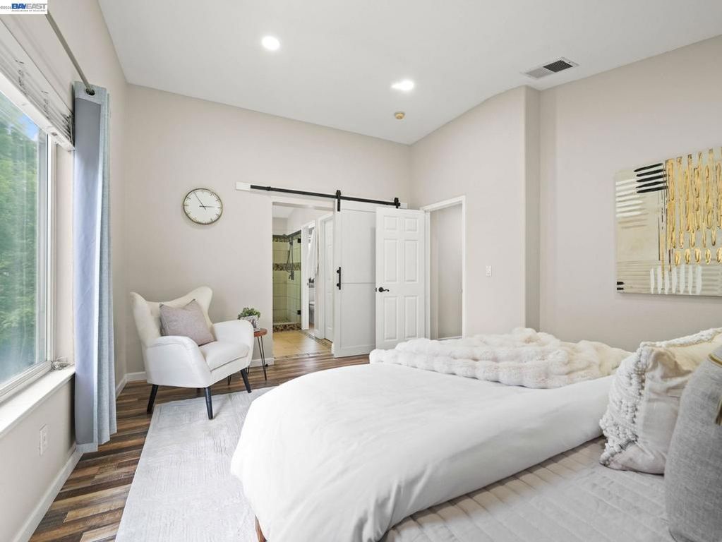Image 32 of property listing at 4907 Winterbrook Ave, Dublin, CA 94568