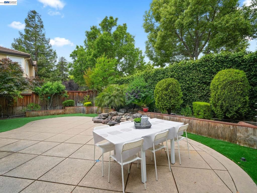 Image 40 of property listing at 4907 Winterbrook Ave, Dublin, CA 94568