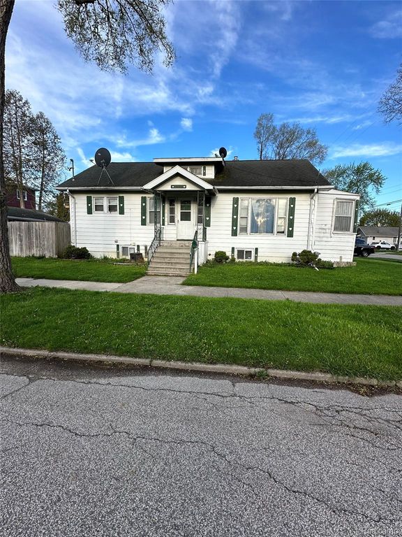 2341 N Clinton Street, Saginaw, MI 48602
