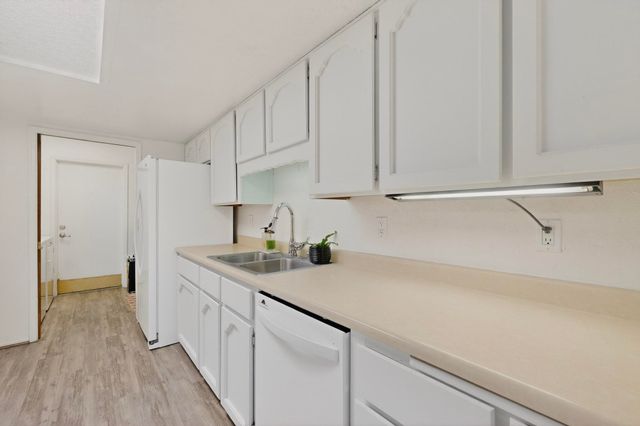 5527 Amistad Road NE, Albuquerque, NM 87111