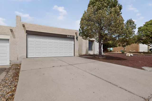 5527 Amistad Road NE, Albuquerque, NM 87111