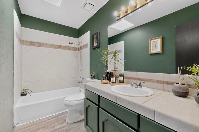 5527 Amistad Road NE, Albuquerque, NM 87111