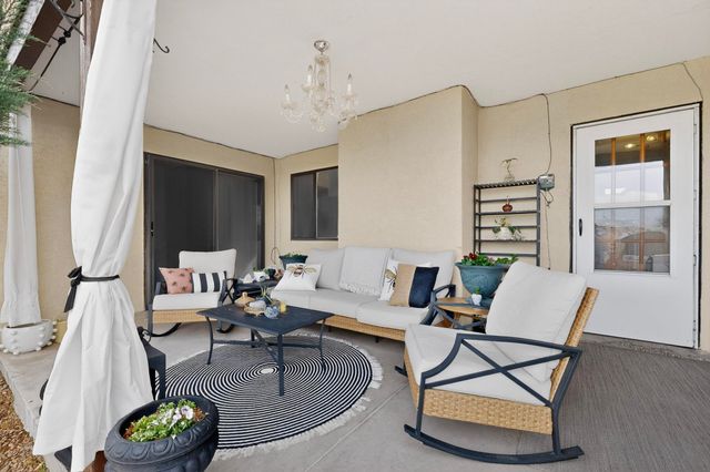 5527 Amistad Road NE, Albuquerque, NM 87111