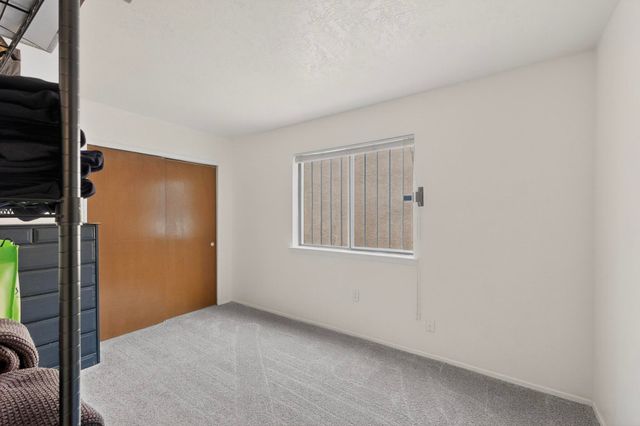 5527 Amistad Road NE, Albuquerque, NM 87111