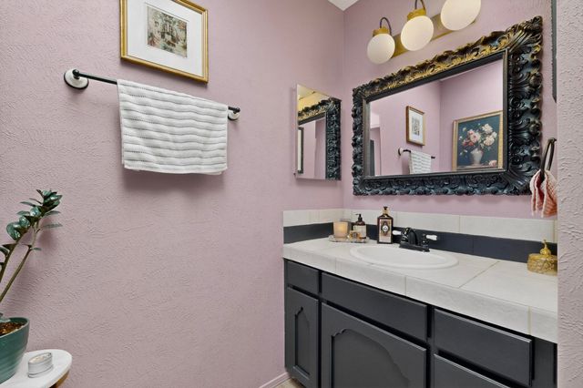 5527 Amistad Road NE, Albuquerque, NM 87111