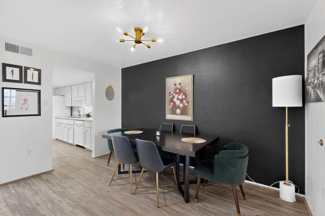 5527 Amistad Road NE, Albuquerque, NM 87111