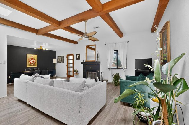 5527 Amistad Road NE, Albuquerque, NM 87111