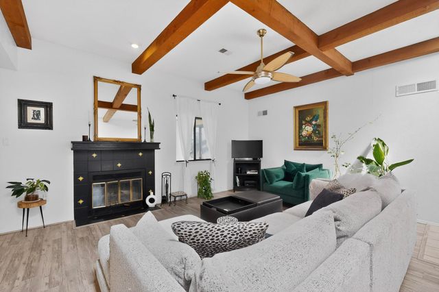 5527 Amistad Road NE, Albuquerque, NM 87111