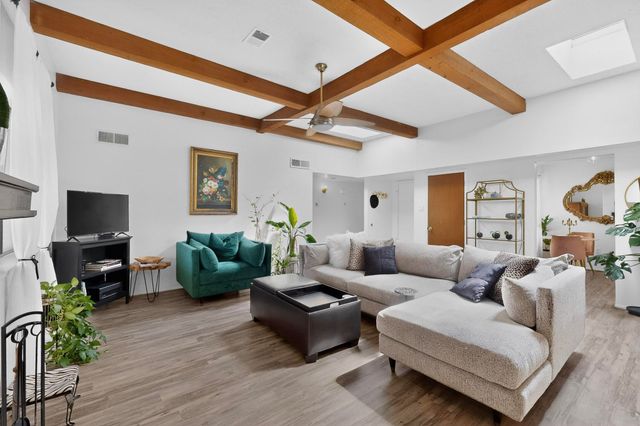 5527 Amistad Road NE, Albuquerque, NM 87111