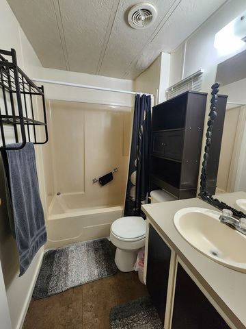 111 W Duncan Avenue, Mertzon, TX 76941