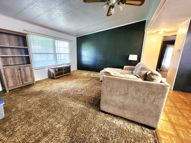 111 W Duncan Avenue, Mertzon, TX 76941