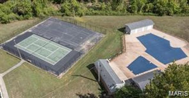5593 Baronridge Drive 5, St Louis, MO 63129