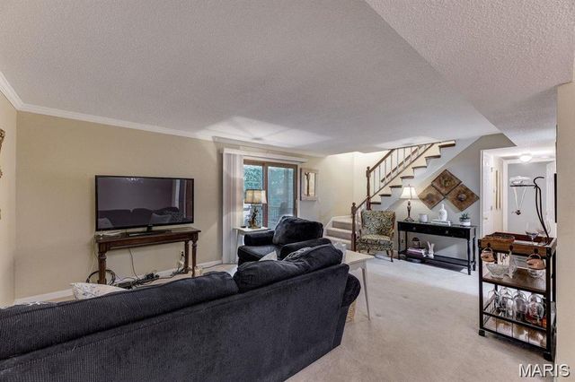 5593 Baronridge Drive 5, St Louis, MO 63129