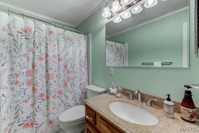5593 Baronridge Drive 5, St Louis, MO 63129