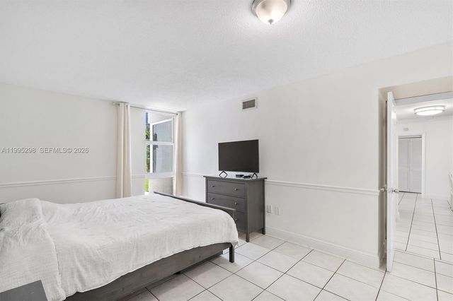 250 180th Dr 158, Sunny Isles Beach, FL 33160