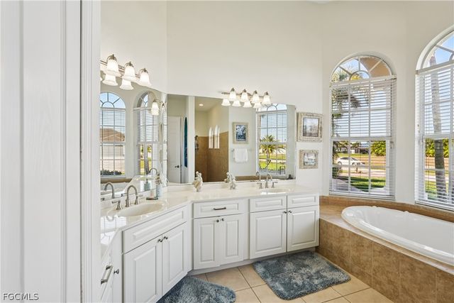 1019 NW 42nd PL, Cape Coral, FL 33993