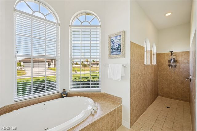 1019 NW 42nd PL, Cape Coral, FL 33993