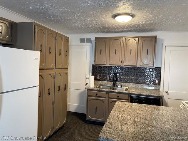 4335 Territorial Road, Rochester, MI 48306