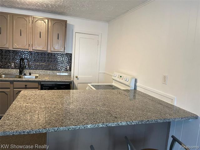 4335 Territorial Road, Rochester, MI 48306