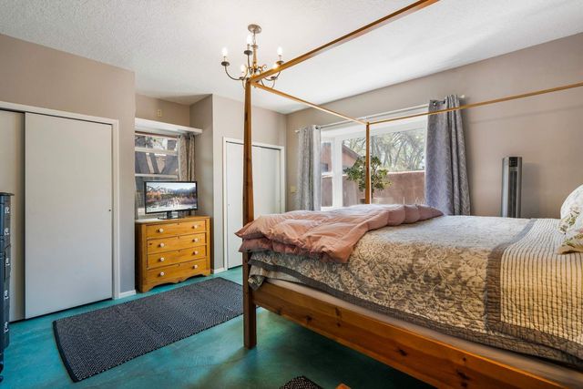 479 County Road 84, Santa Fe, NM 87506