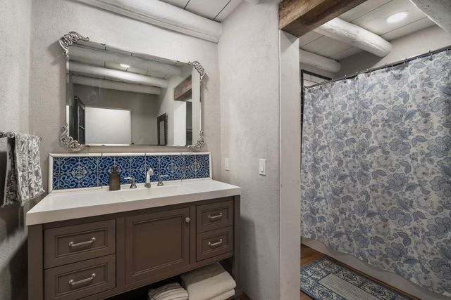 479 County Road 84, Santa Fe, NM 87506