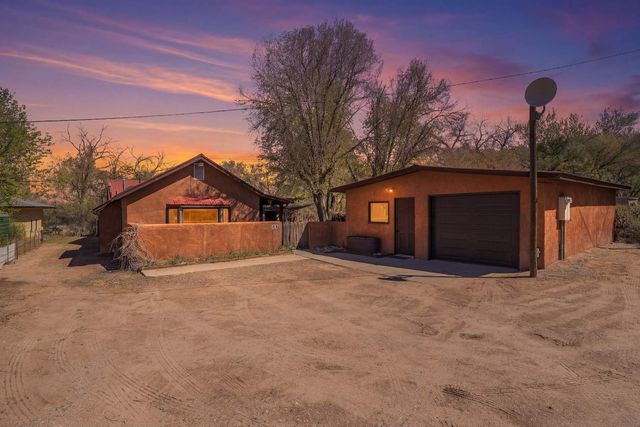 479 County Road 84, Santa Fe, NM 87506