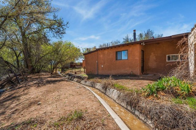 479 County Road 84, Santa Fe, NM 87506