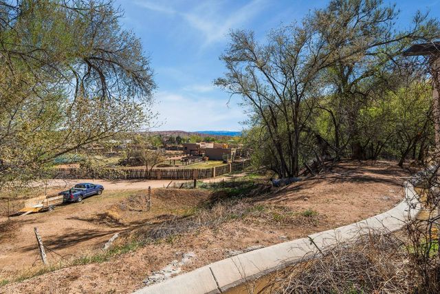 479 County Road 84, Santa Fe, NM 87506