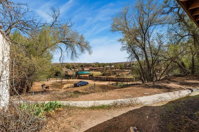 479 County Road 84, Santa Fe, NM 87506