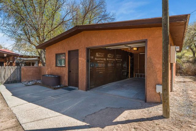 479 County Road 84, Santa Fe, NM 87506