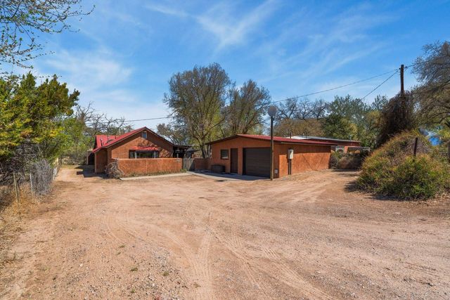 479 County Road 84, Santa Fe, NM 87506