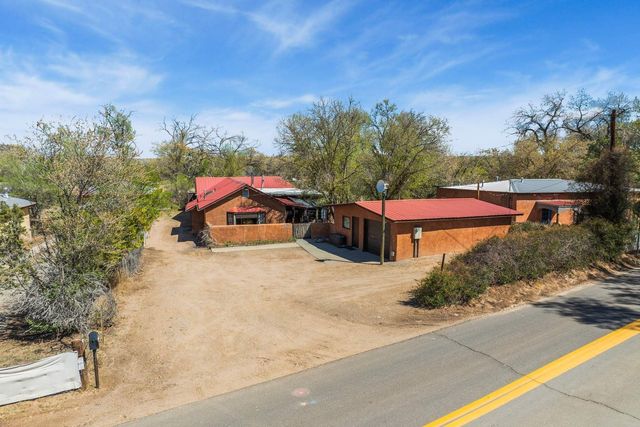 479 County Road 84, Santa Fe, NM 87506
