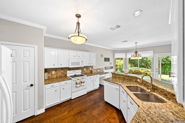 9347 Llano Verde, Helotes, TX 78023