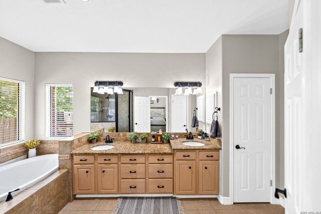 9347 Llano Verde, Helotes, TX 78023