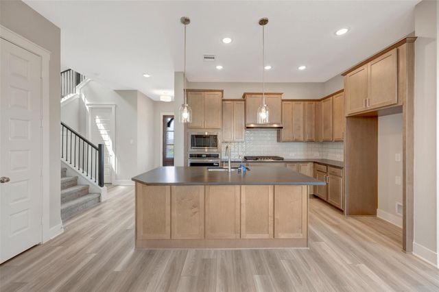 16750 Vibrant Avenue, Hockley, TX 77447