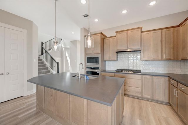 16750 Vibrant Avenue, Hockley, TX 77447