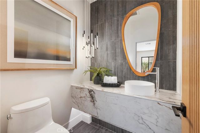 245 W El Portal B, San Clemente, CA 92672