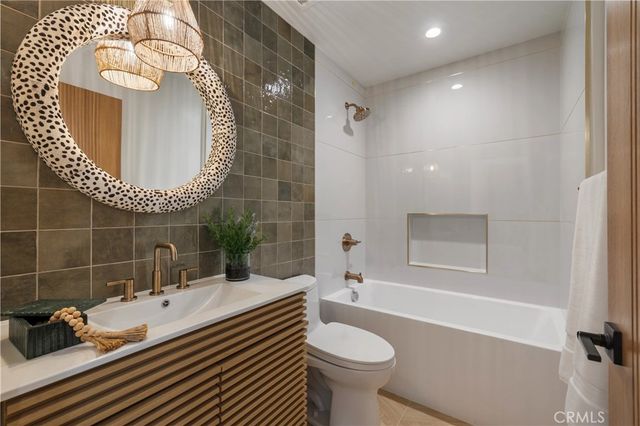 245 W El Portal B, San Clemente, CA 92672