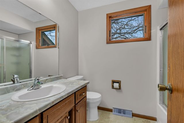 122 Benton Oaks Drive, Sauk Rapids, MN 56379