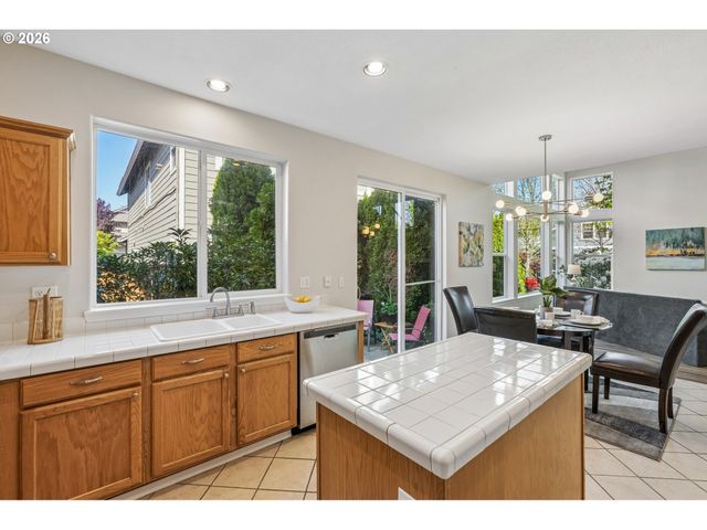 2385 Ne 13TH Way, Hillsboro, OR 97124