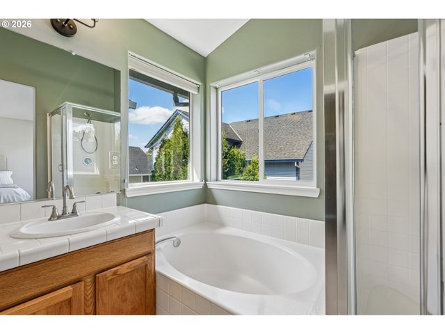 2385 Ne 13TH Way, Hillsboro, OR 97124